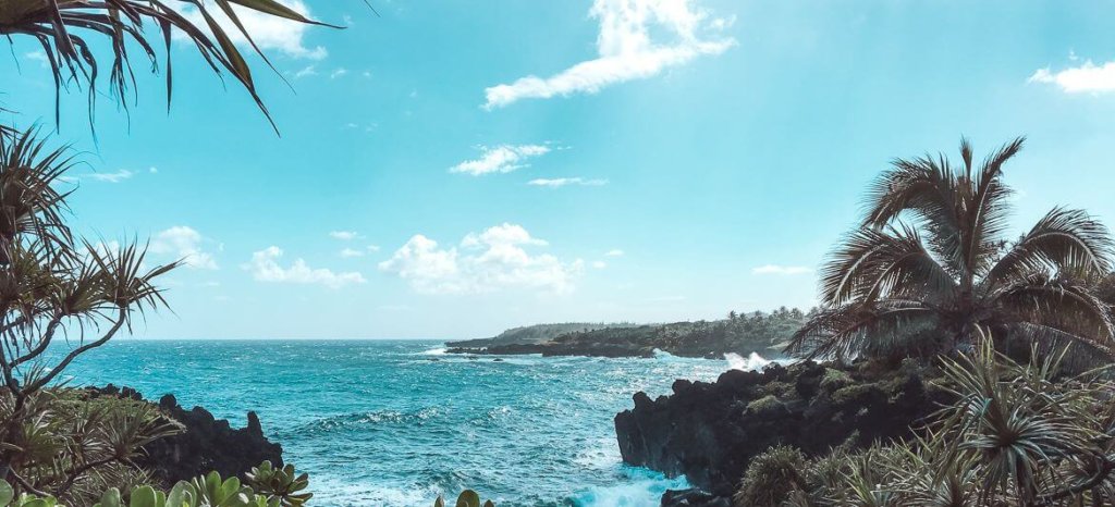 beautiful blue pacific ocean as seen from the road to hana in maui