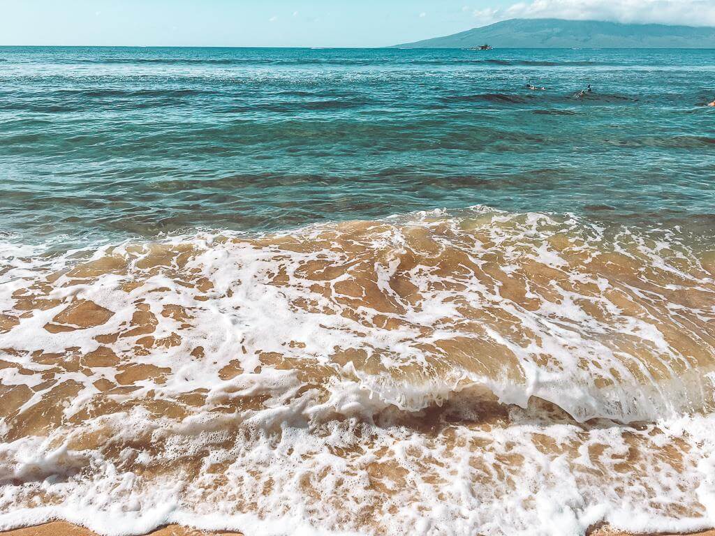sea foam and turquoise pacific ocean - maui on a budget