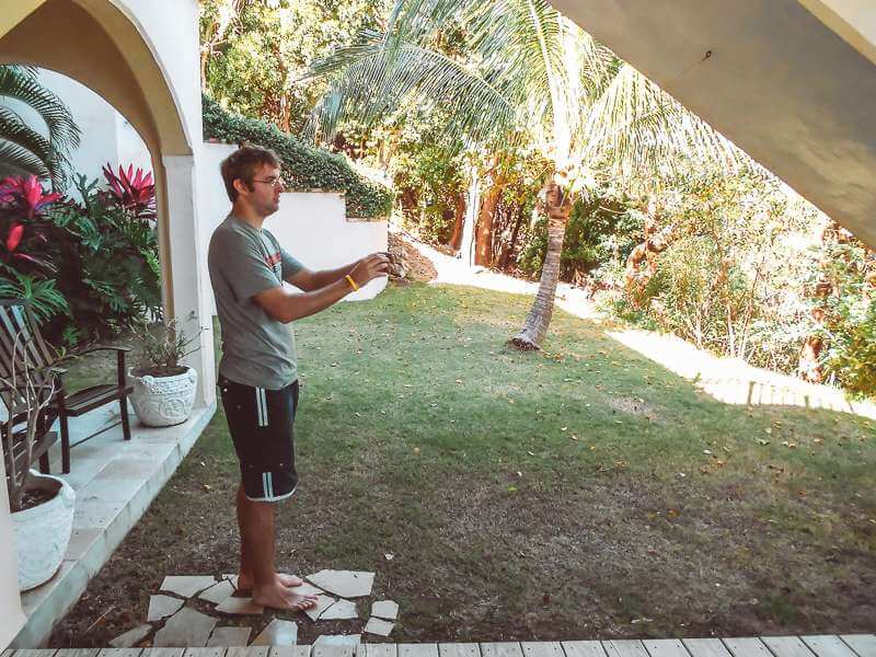 Man playing the ring game in st john usvi