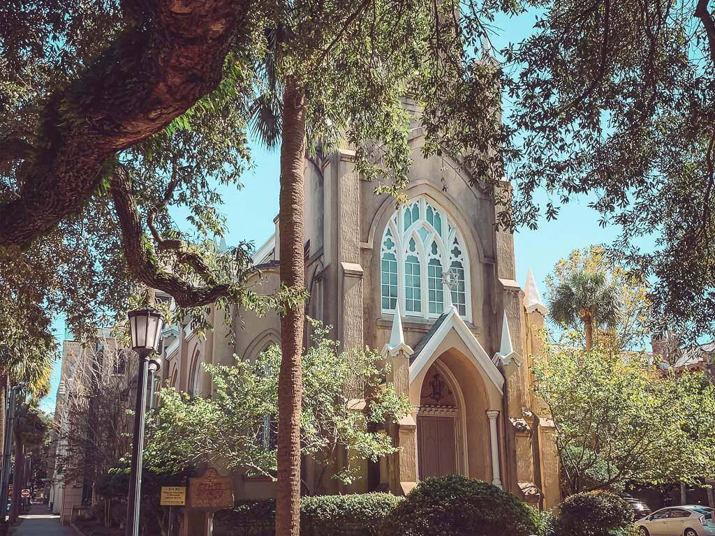 Facade and high tower of Congregation Mickve Israel