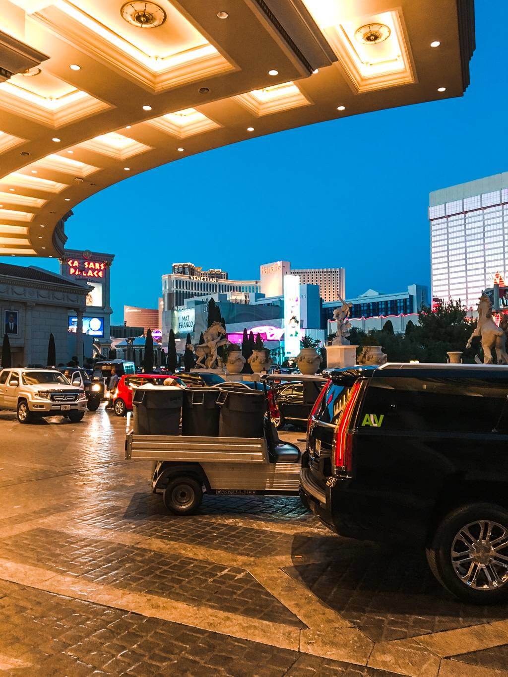 Taxis lined up outside of Caesars Palace