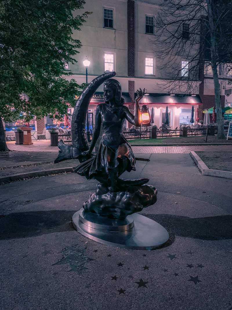 Bewitched Statue in downtown Salem