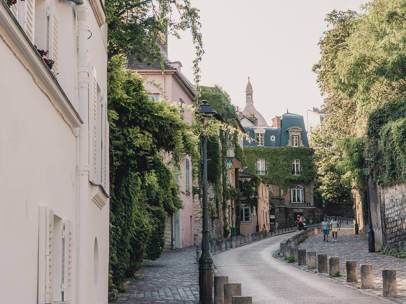 Gorgeous house going up Rue de l'Abreuvoir during Montmartre walk in Paris