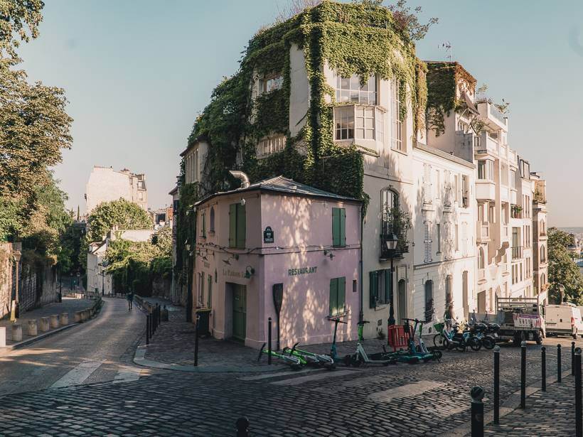 La Maison Rose cafe exterior in Montmartre