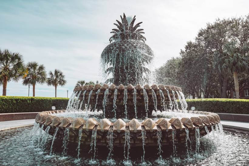 pineapple fountain at waterfront park