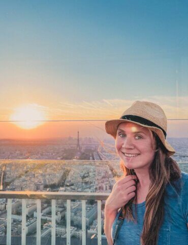Girl standing on roof of Montparnasse Tower in Paris - Lingoda Super Sprint
