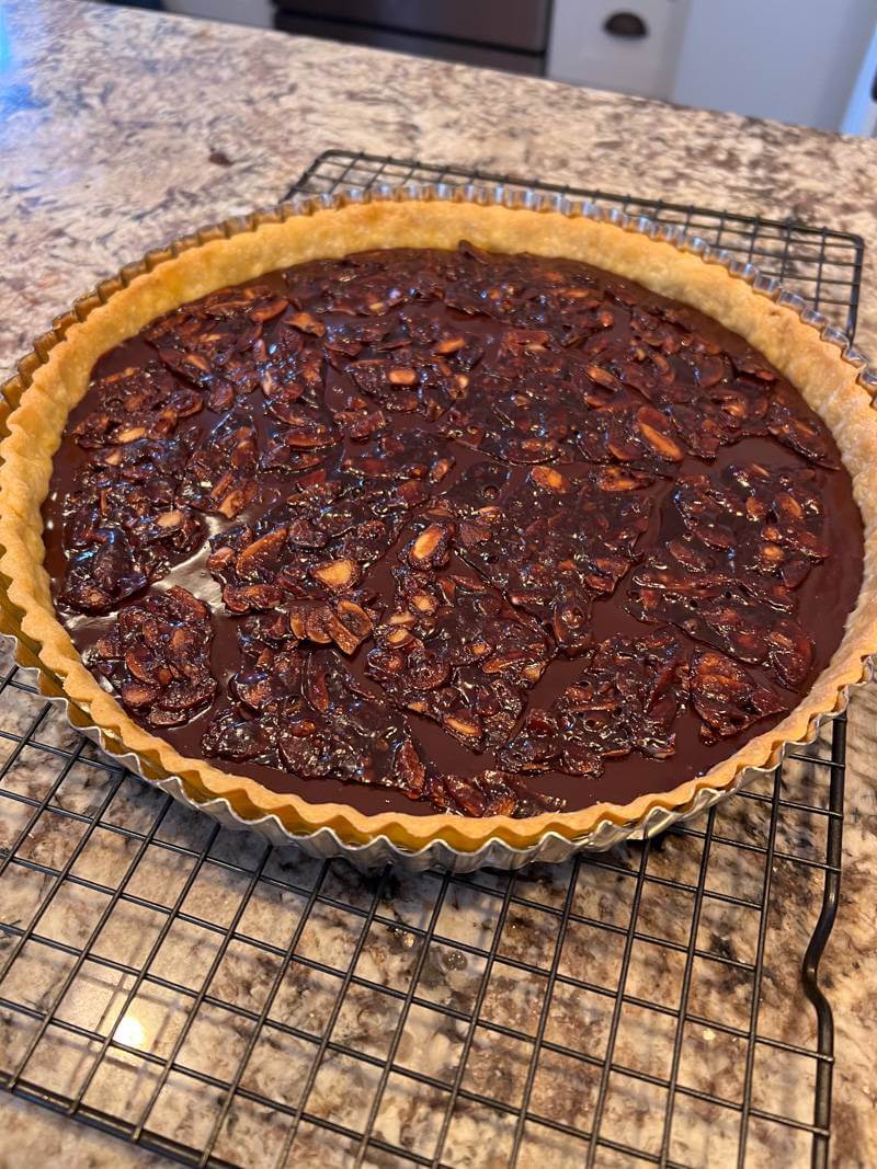 Chocolate tarte with nougatine crisp on top